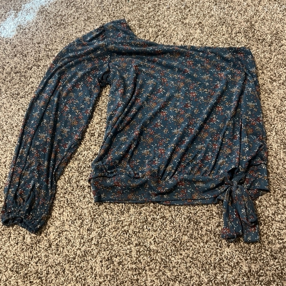 Willow root one sleeve floral blouse